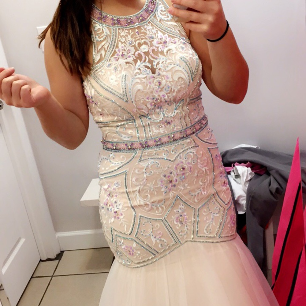 Ellie Wilde prom dress!